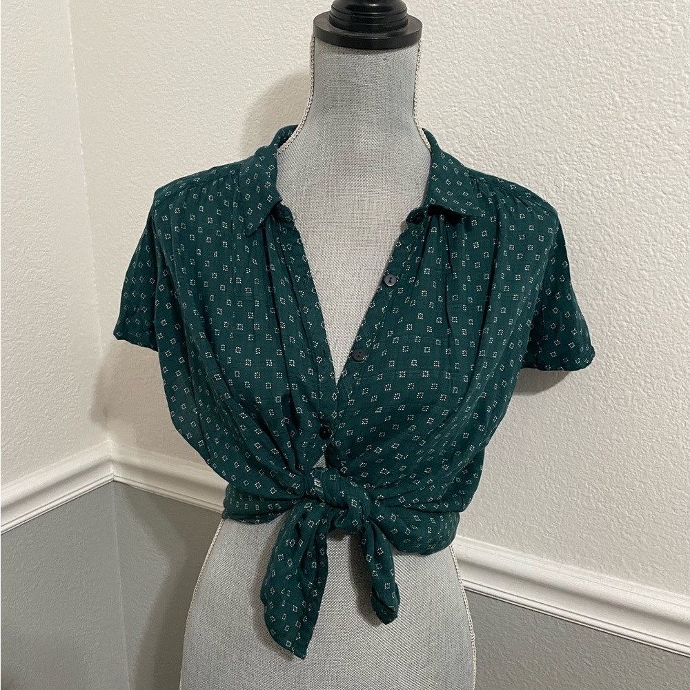 Universal Thread button up short sleeve top